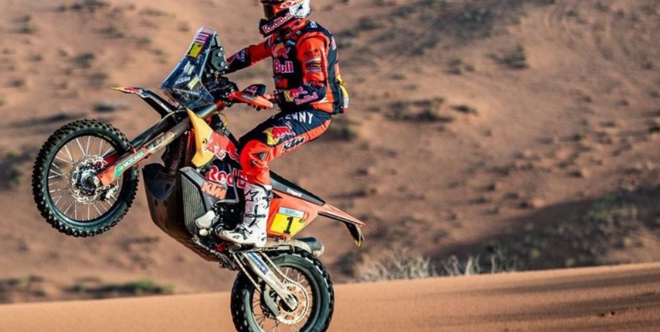 Dakar 2022: Kevin Benavides sigue remontando en la tabla general de Motos 