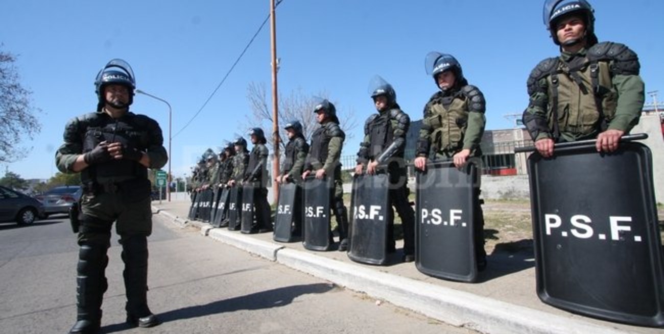 La policía recuerda la vigencia de la ley de violencia en espectáculos deportivos