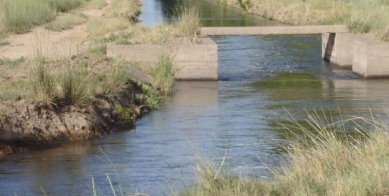 Mendoza: una niña de dos años murió ahogada al caer a un canal de riego 