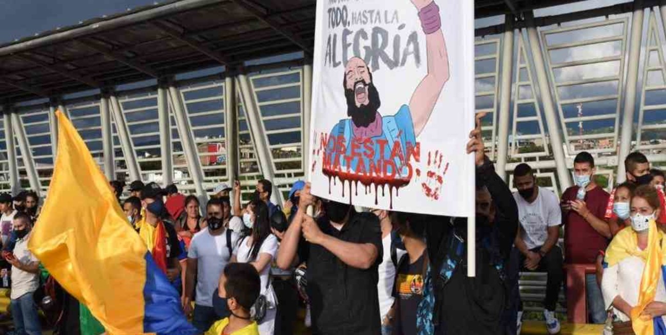 Colombia: familiares de Lucas Villa denuncian amenazas de muerte