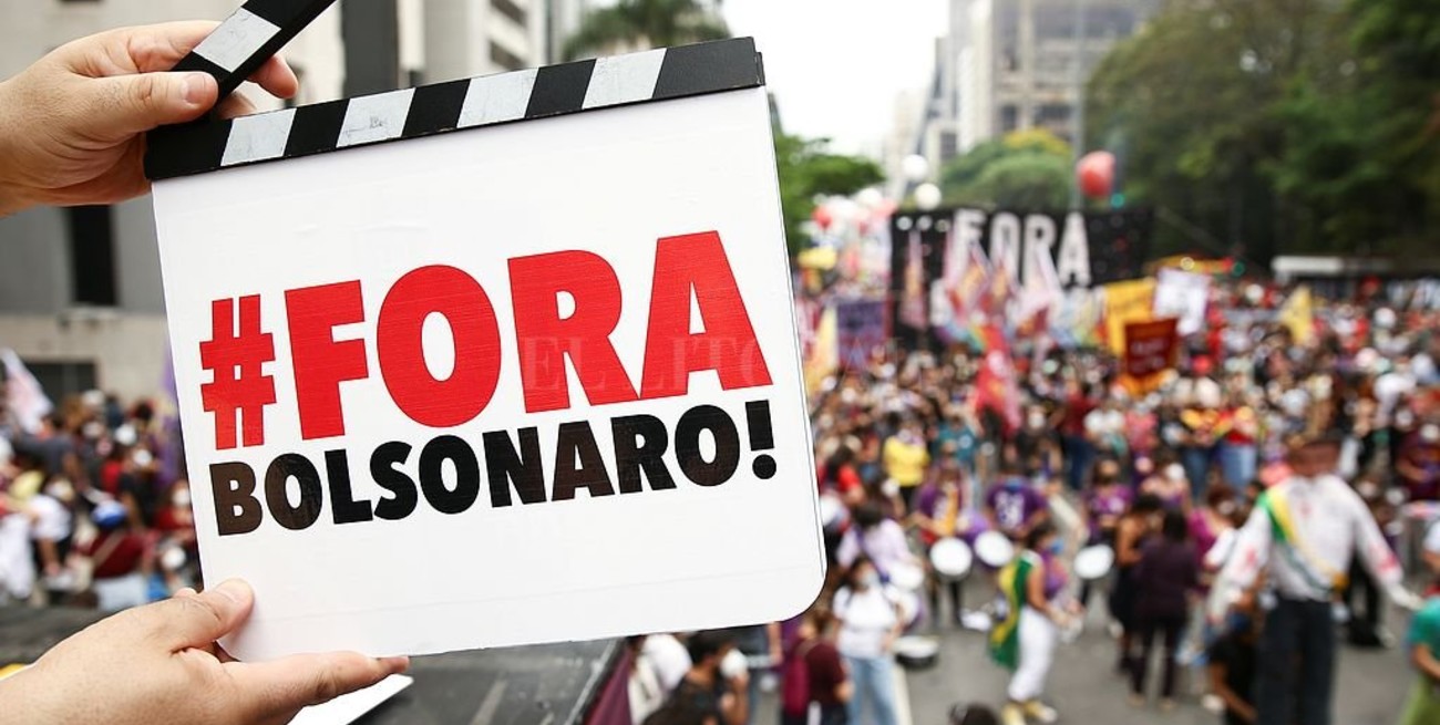 Multitudinarias protestas contra Bolsonaro en Brasil