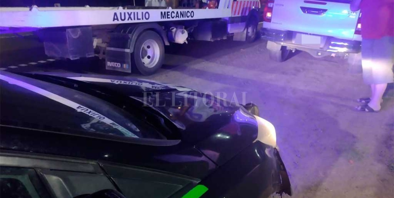 Otra vez vehículos dañados  por adoquines en la autopista Santa Fe - Rosario