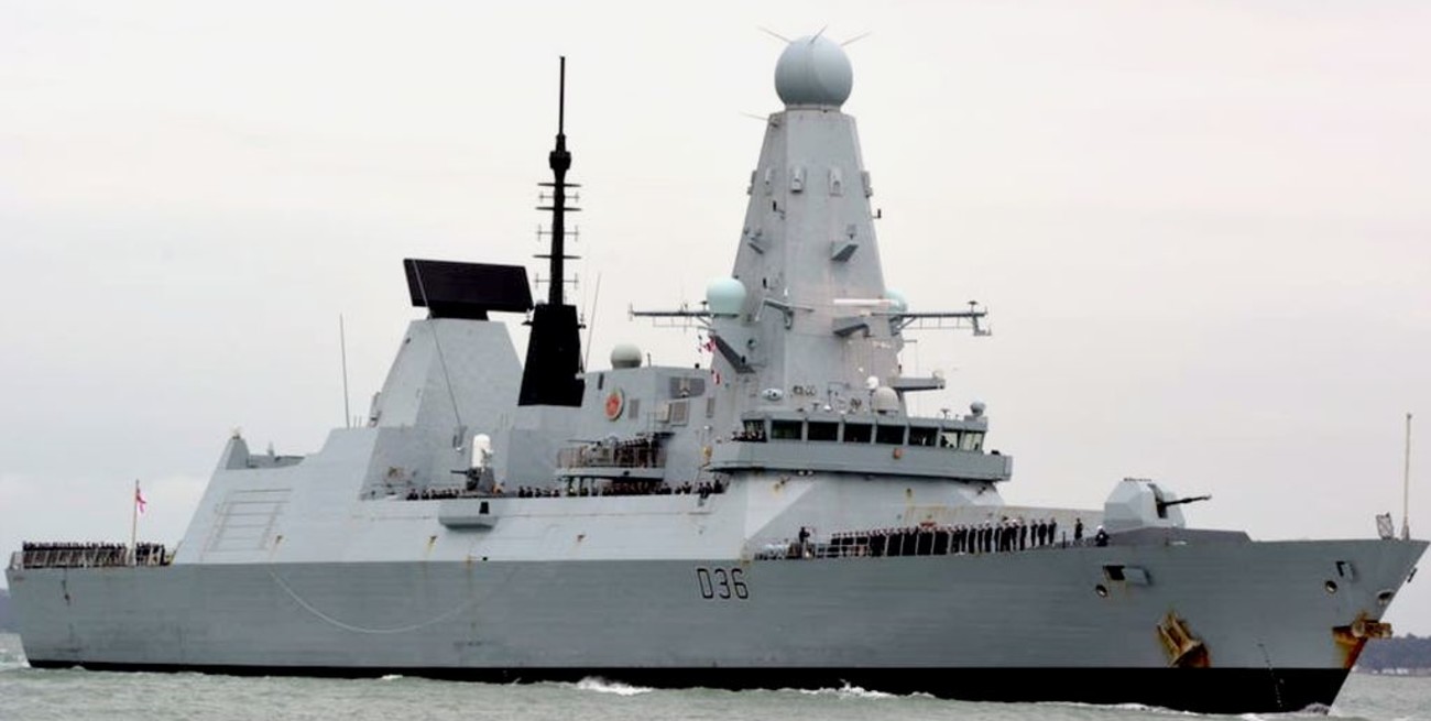 Mar Negro: Rusia afirmó haber disparado contra un barco británico, pero Reino Unido lo niega