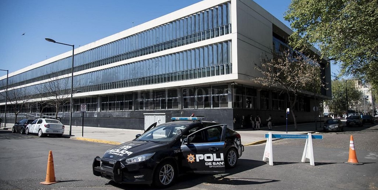 Rosario: por nuevas amenazas telefónicas, reforzaron custodia a fiscales y el Centro de Justicia Penal