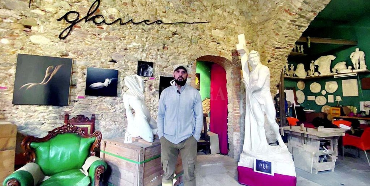 La escultura de un santafesino se une a Miguel Ángel para crear una trilogía histórica