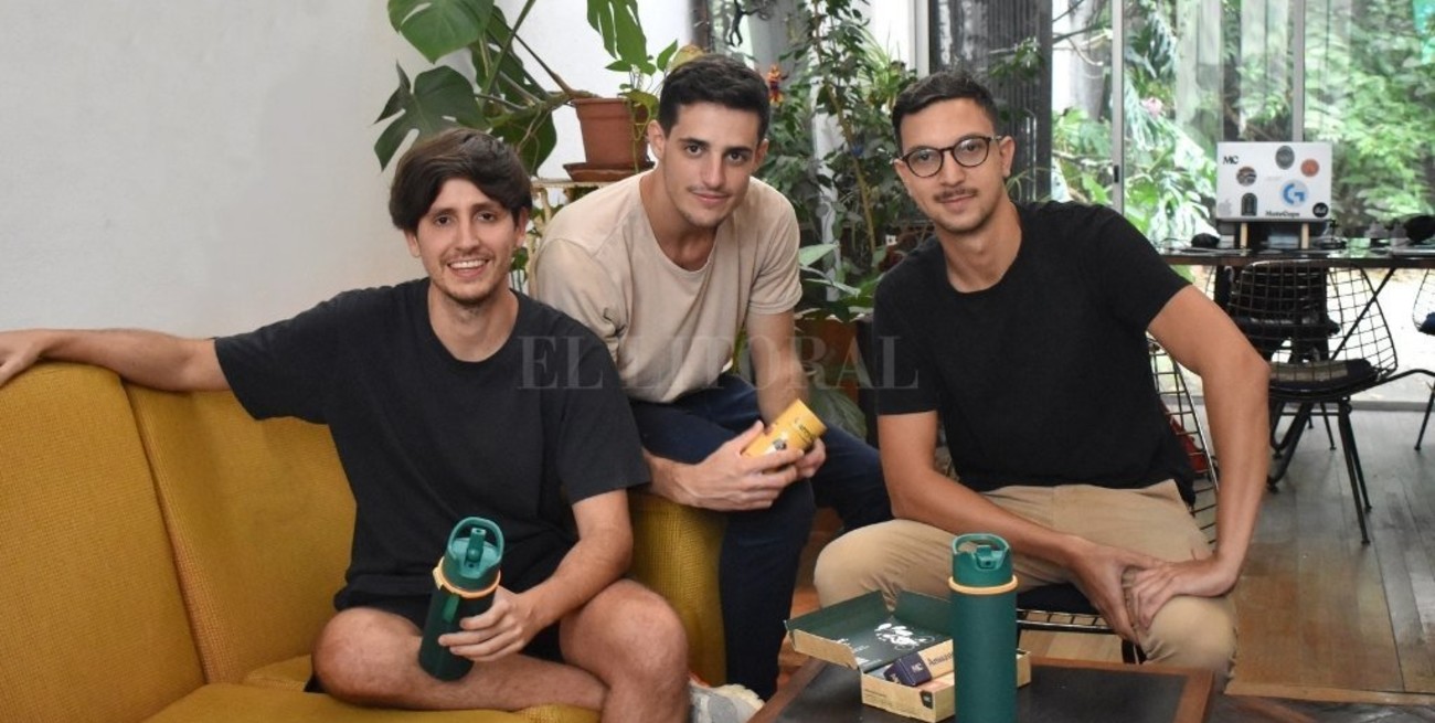 Santafesinos crearon una nueva manera de tomar mate y lo venden en todo el mundo