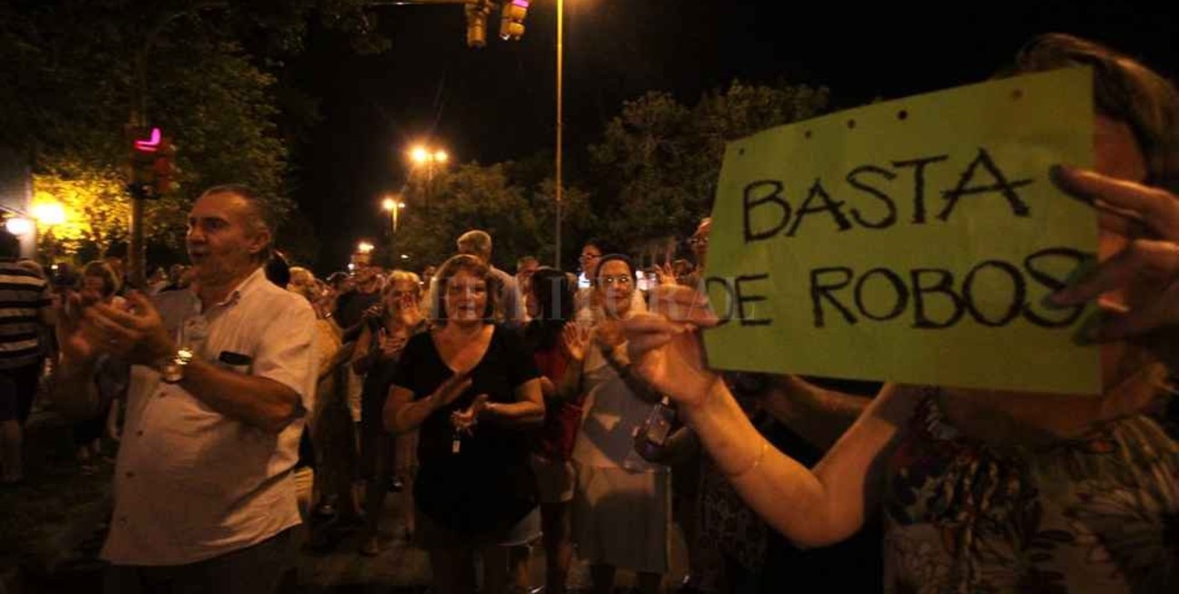 Fomento 9 de Julio: marcha con velas y en silencio para reclamar seguridad