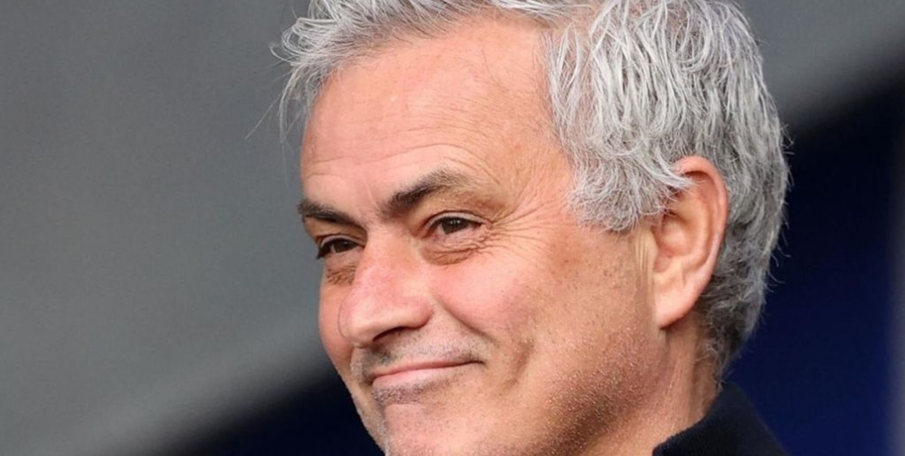 Roma anunció la llegada de Mourinho