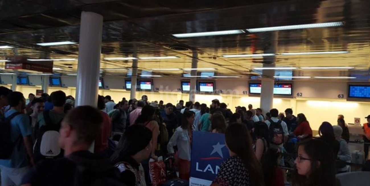 Por asamblea de pilotos, hay cancelaciones y demoras en vuelos de Latam 
