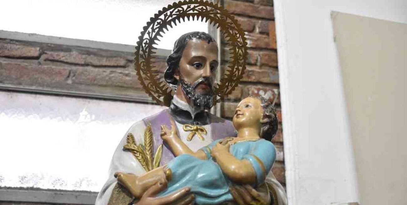 Sin procesión, los fieles veneran a San Cayetano