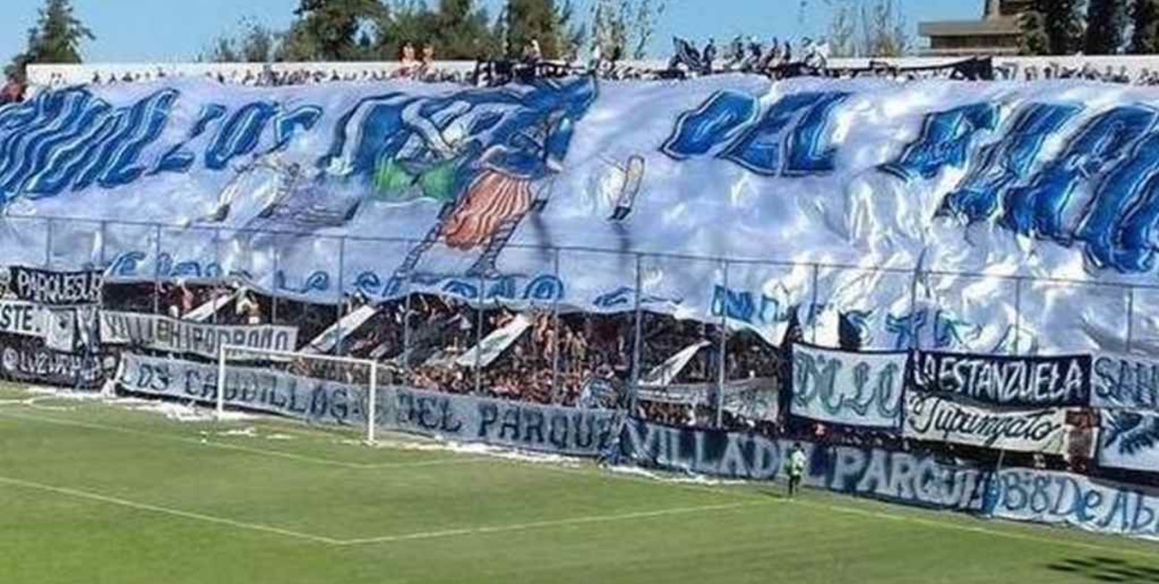 Barras de Independiente Rivadavia robaron entradas para la Copa Argentina a mano armada