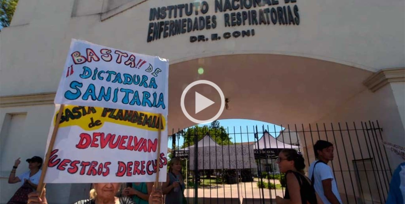 Insólito reclamo anti vacuna en la ciudad de Santa Fe ante la presencia de Vizzotti