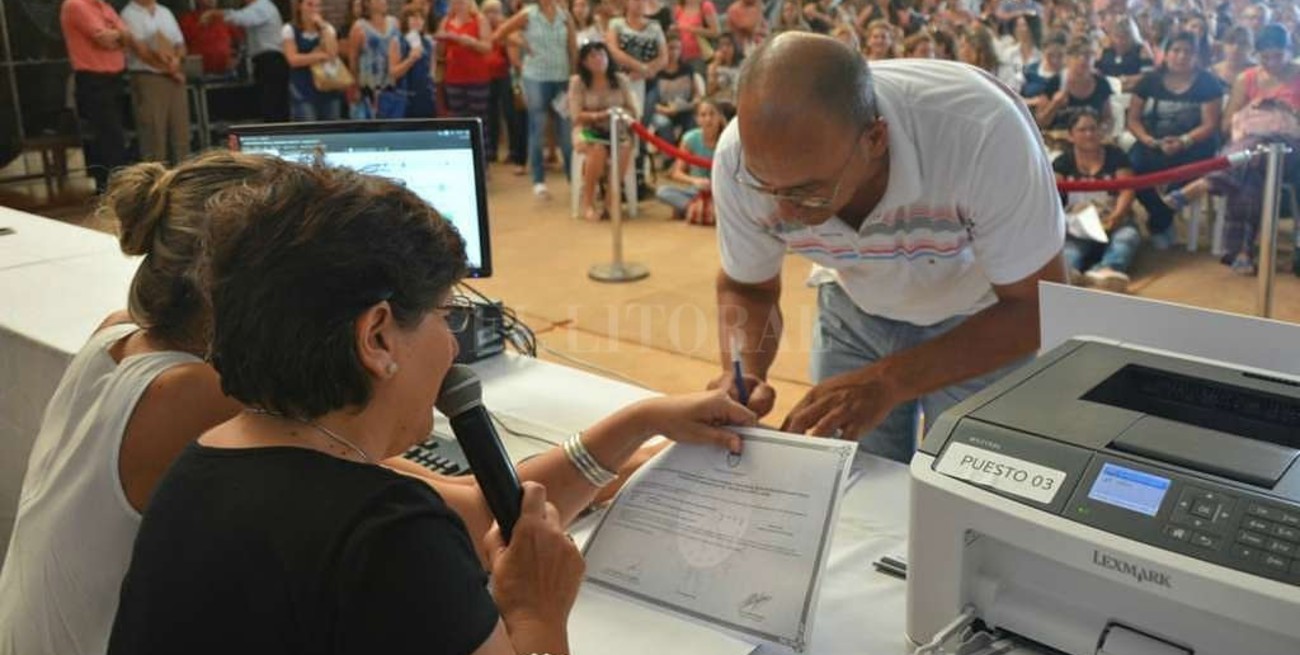 Se realizó el acto de ofrecimiento de cargos y horas docentes