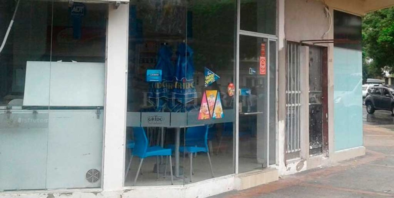 Detenidos tras robar  en una heladería en Av. Freyre