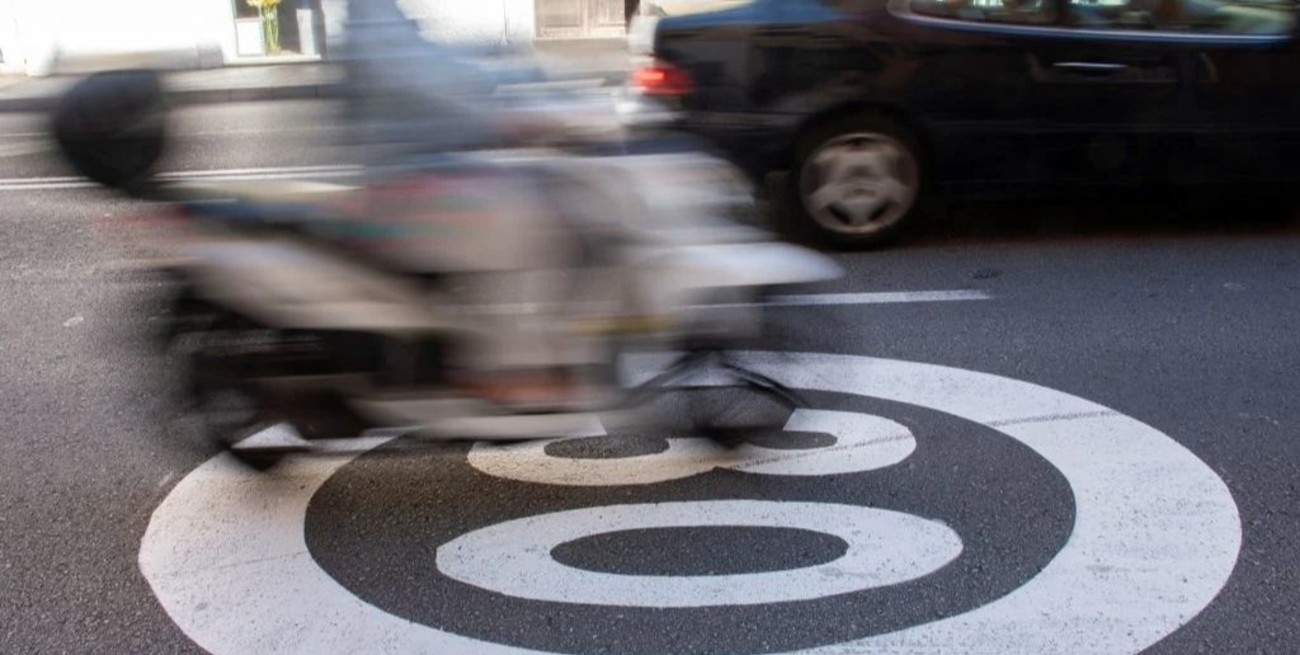 Proponen reducir a 30 kilómetros por hora la velocidad máxima en las calles