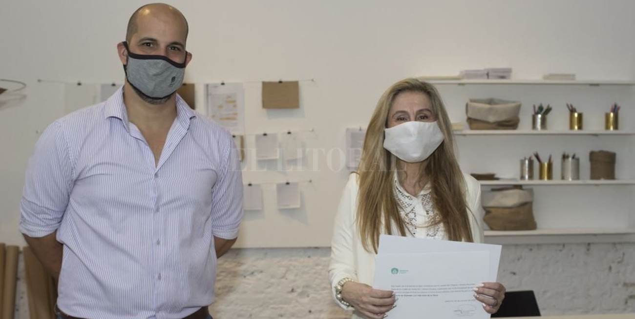 Silvia Susana Beltrán ganó el Premio Literario Municipal