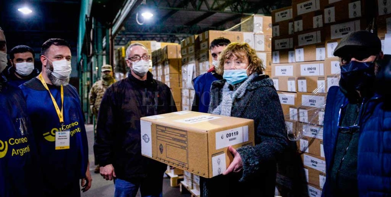 Comenzó el operativo de despliegue de más de 100.000 urnas para las PASO en todo el país