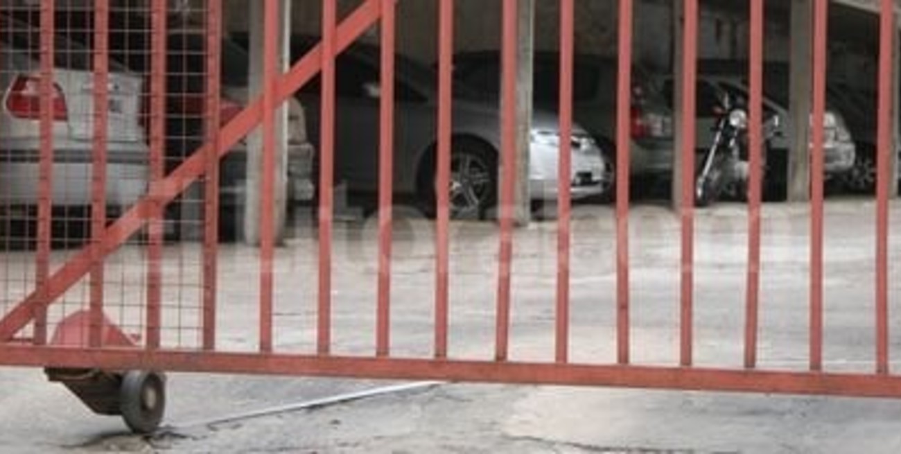 Una mujer no se acuerda donde estacionó su auto y lo está buscando desde el martes