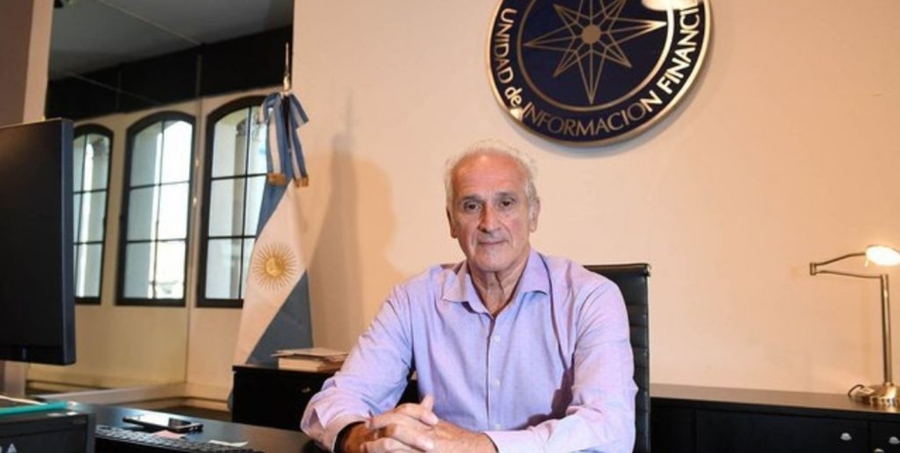 Aceptaron la renuncia del titular de la Unidad de Información Financiera