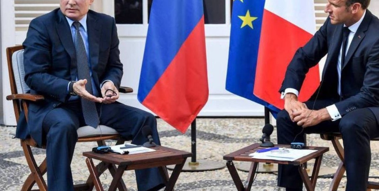 Macron pidió a Putin "una desescalada" de la crisis por el conflicto con Ucrania