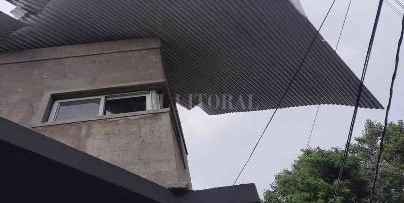 Un fuerte temporal generó destrozos en Timbúes y Fray Luis Beltrán