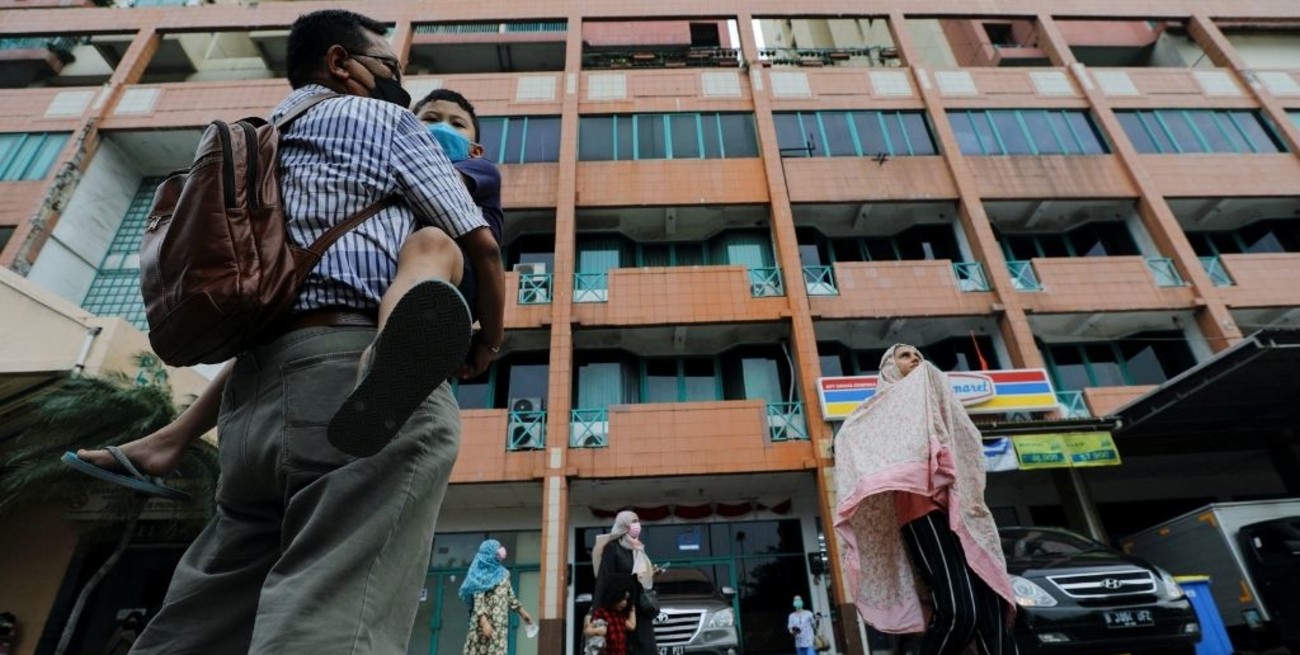 Fuerte sismo cerca de la isla de Java en Indonesia