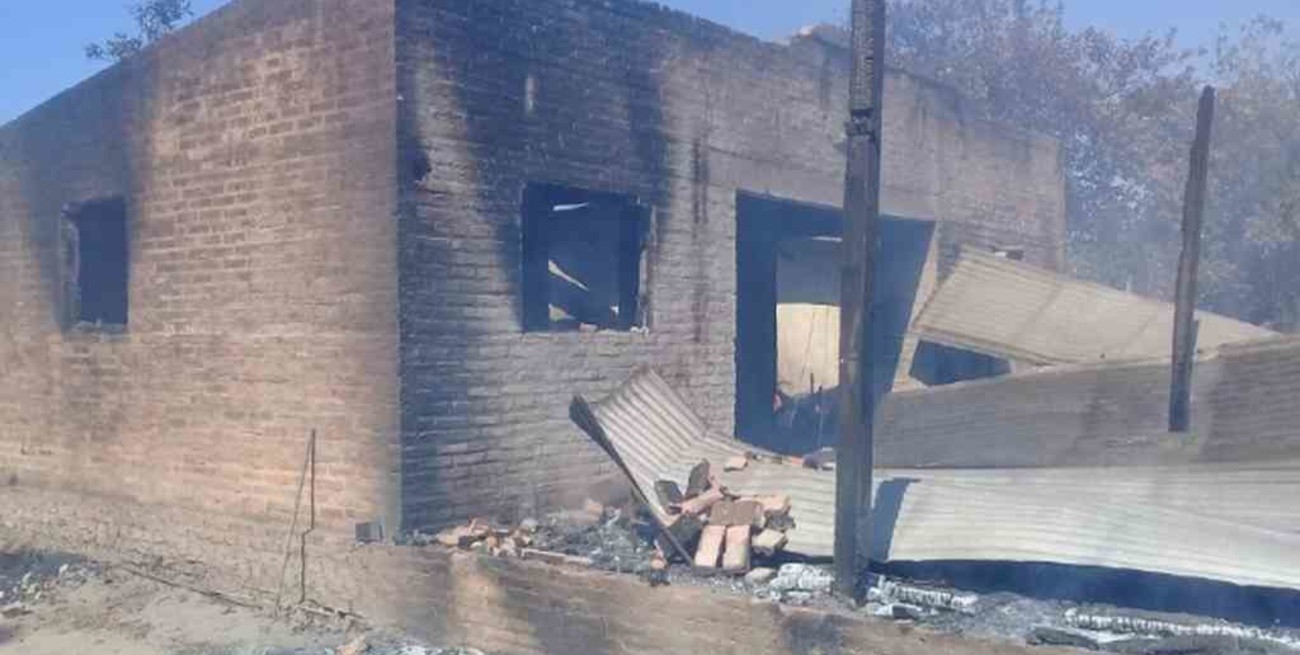 Formosa: mató a balazos a su esposa, a uno de sus hijos, prendió fuego la casa y se suicidó