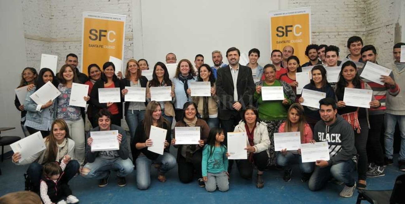 Se entregaron certificados a quienes finalizaron un curso de Gestión Empresarial