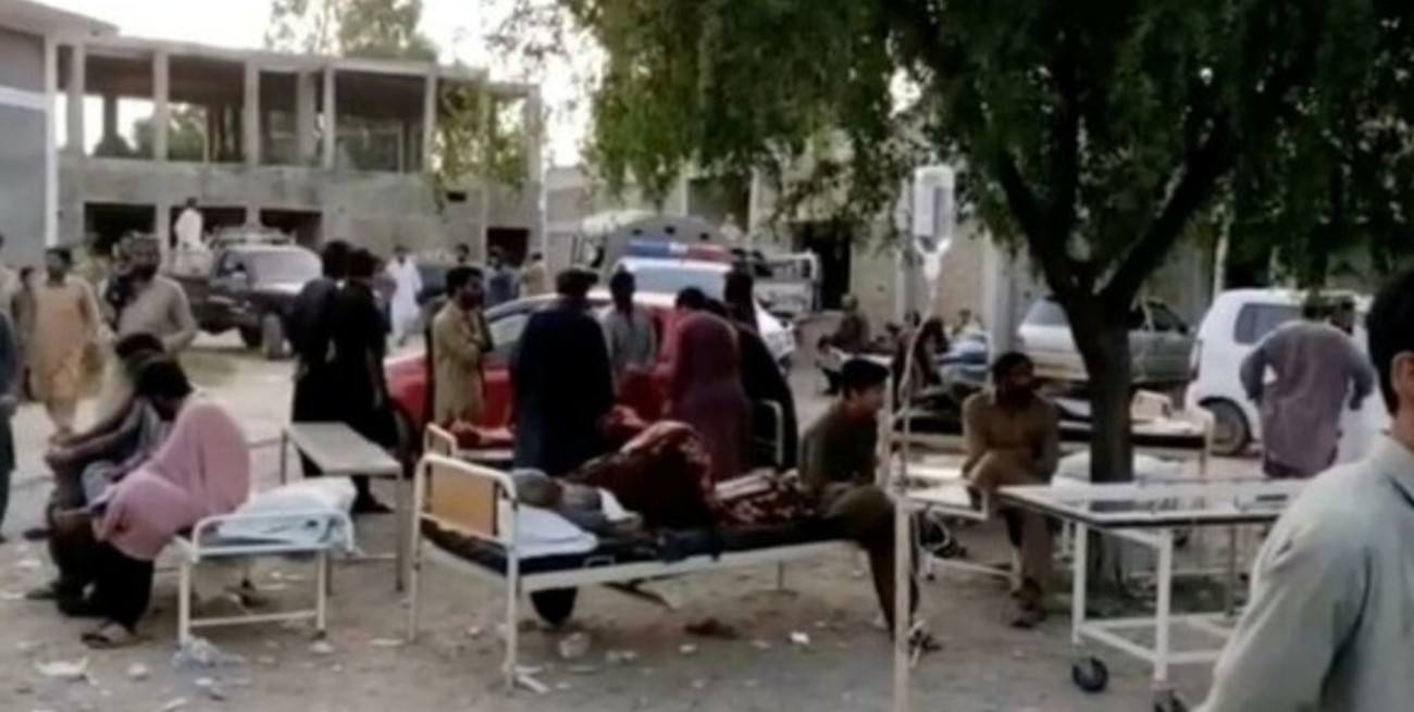 Video: un terremoto en Pakistán dejo al menos 20 muertos y cientos de heridos