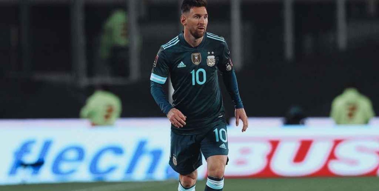 Messi se expresó por redes sociales tras el partido: "Este árbitro siempre que nos dirige hace lo mismo" 
