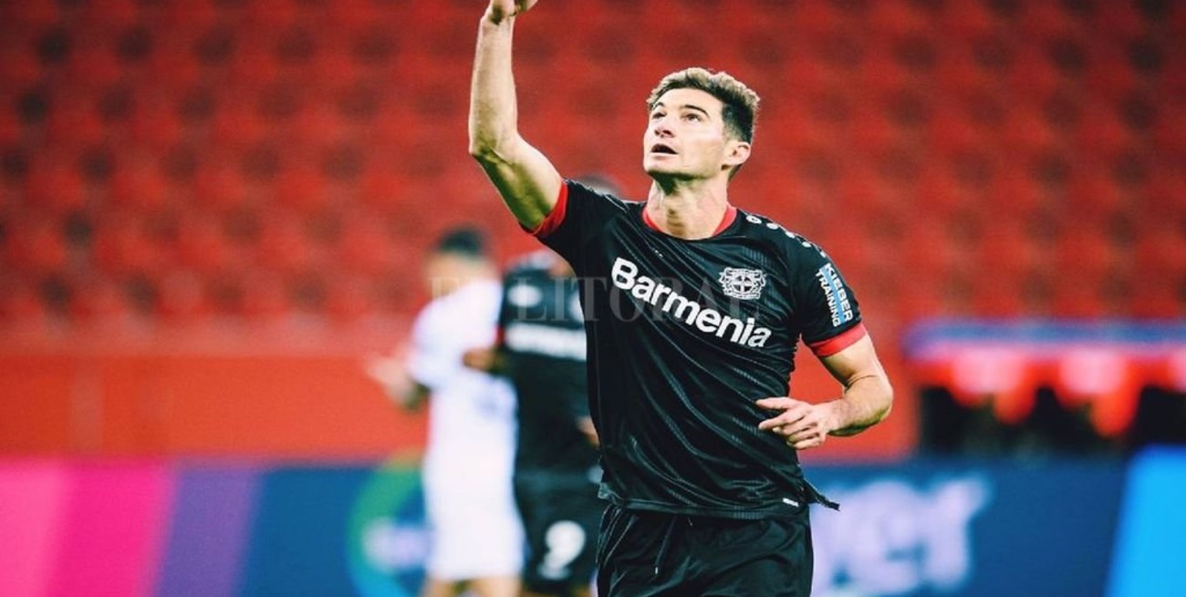 Lucas Alario continuará en el Leverkusen