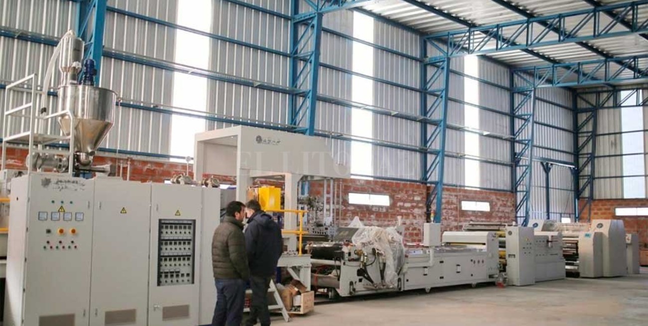 Reciclarán botellas plásticas para producir láminas para la industria gráfica y alimenticia