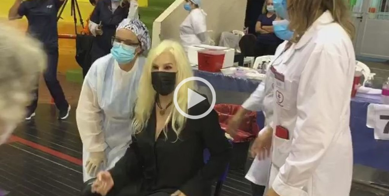 Video: finalmente, Susana Giménez se vacunó en Uruguay con la primera dosis de Pfizer