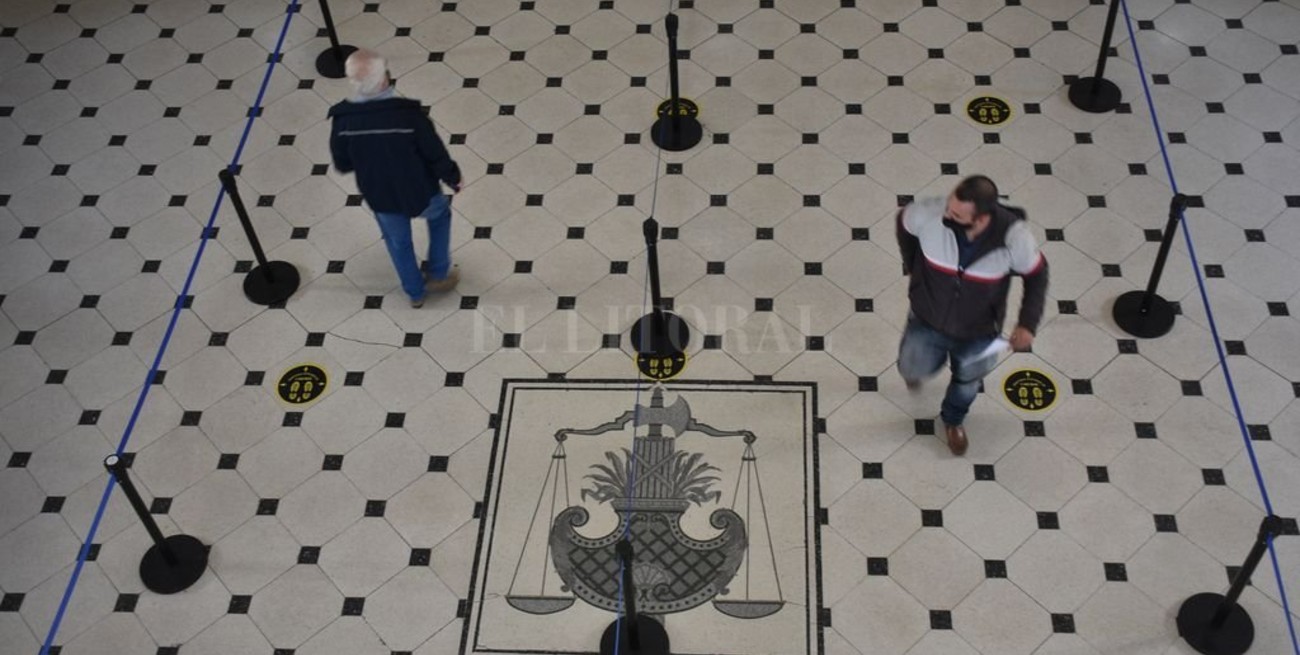 Condenan a policías de Santa Fe que pedían dinero a cambio de eludir una investigación