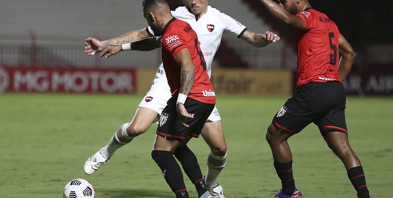 Newell's rescató un empate ante Goianense en Brasil