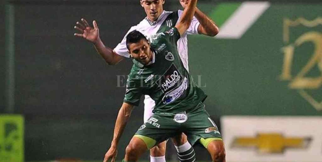 Sarmiento enfrenta a Banfield con la idea de engrosar su promedio