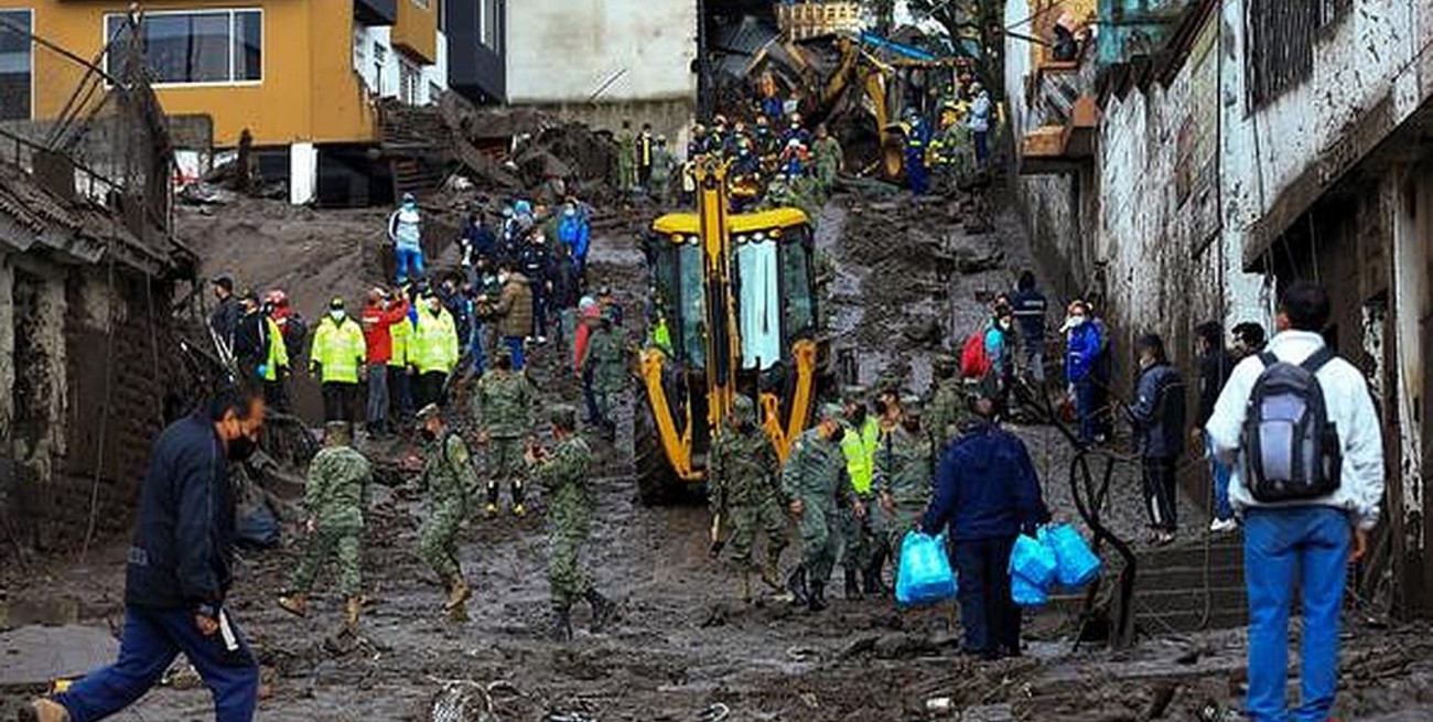 Un aluvión en Quito mató a 27 personas