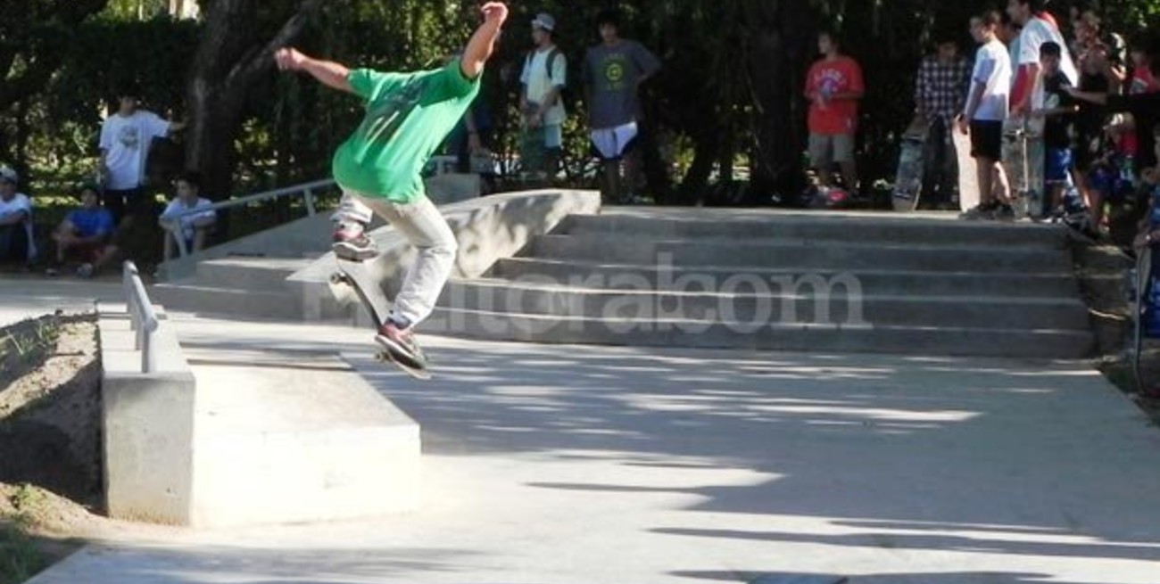 Inauguraron una pista de skate en Santoto