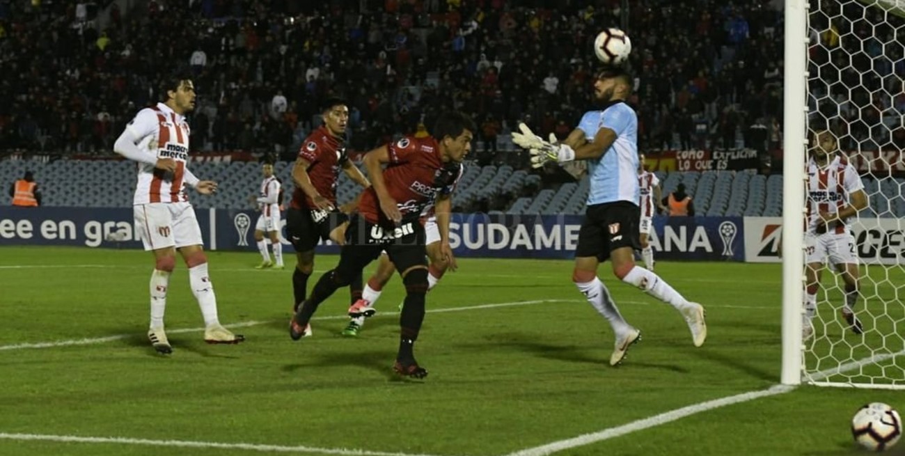 Colón empata con River Plate en Uruguay