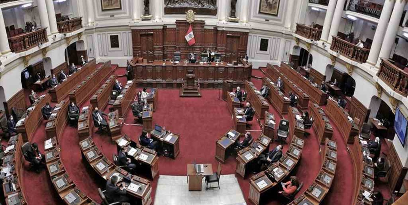 El Congreso peruano desacata el fallo y sigue con elección del Tribunal Constitucional