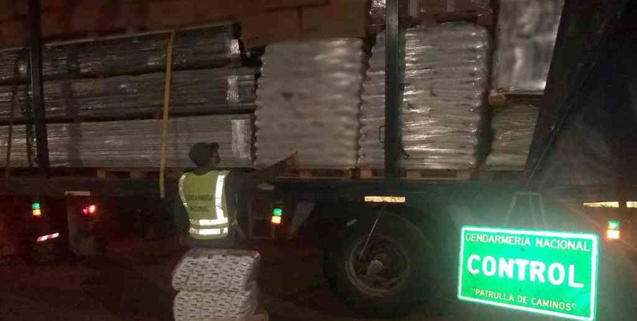 Incautan 15 toneladas de soda cáustica en la ruta 34