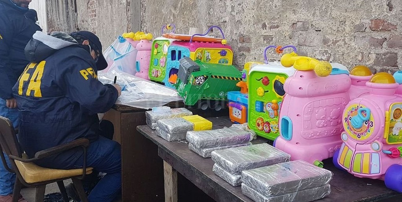 Los detienen con 20 kilos de cocaína escondidos en juguetes