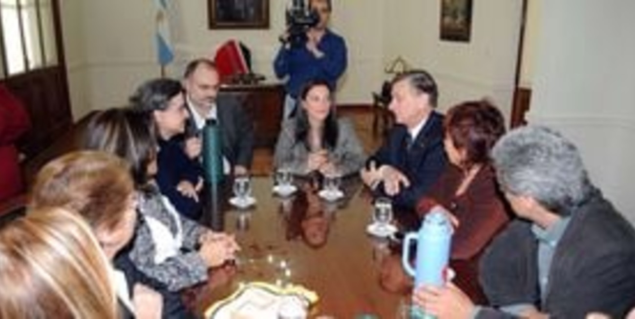 Binner recibió a los diputados disidentes del ARI 