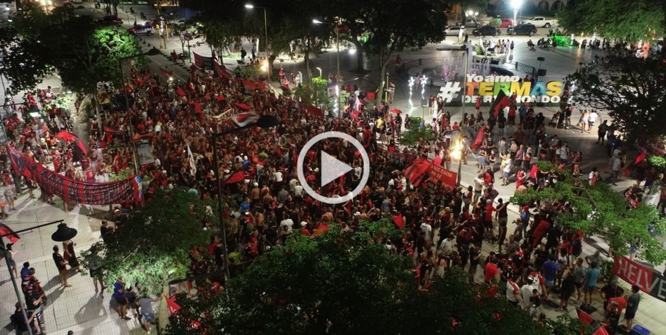 No sólo el agua es caliente en Termas, sino el corazón sabalero
