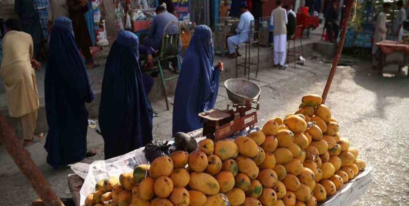 La ONU apuesta al diálogo con los talibanes para evitar el colapso de la economía afgana