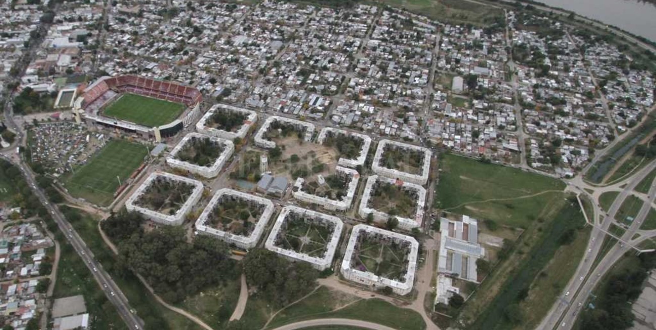 Cortan el servicio de agua en el Fonavi de barrio Centenario