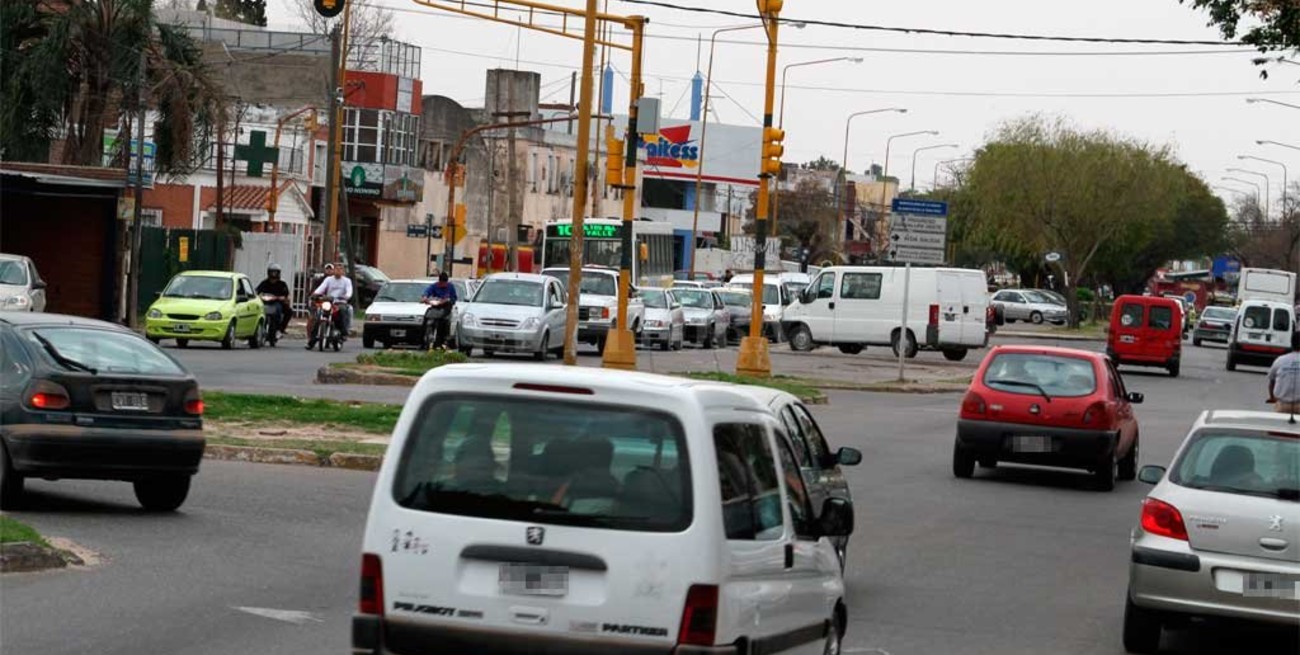 Otra heladería de la Av. Aristóbulo del Valle vandalizada