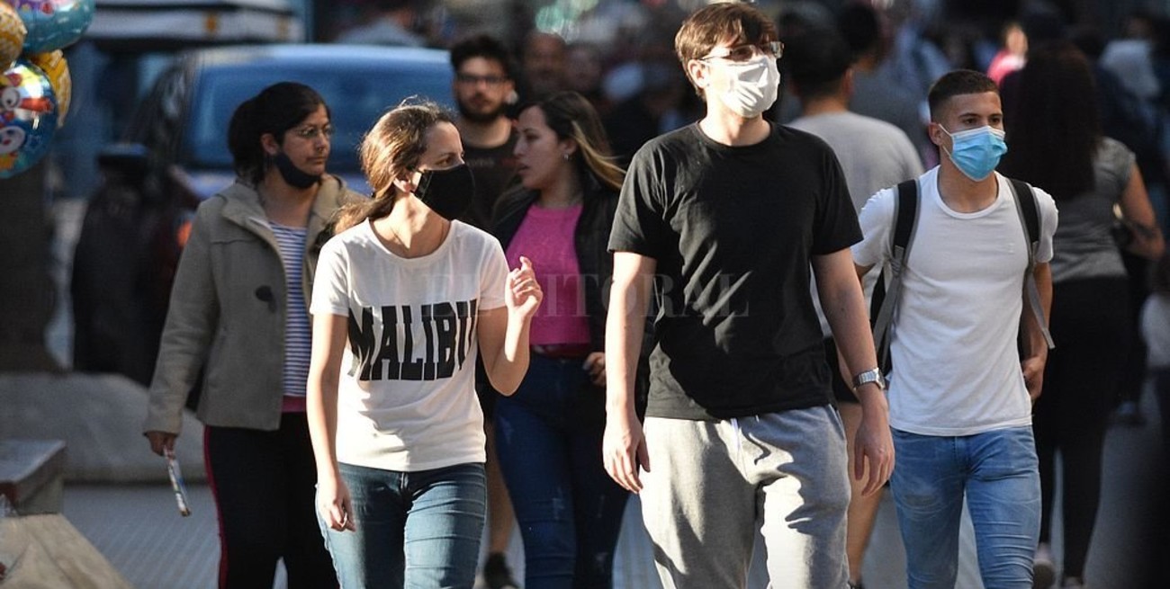 Aclaración de Vizzotti: sin barbijos sólo al aire libre y sin aglomeración