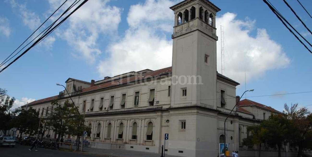 Buscan declarar monumento histórico nacional el edificio del Rectorado de la UNL