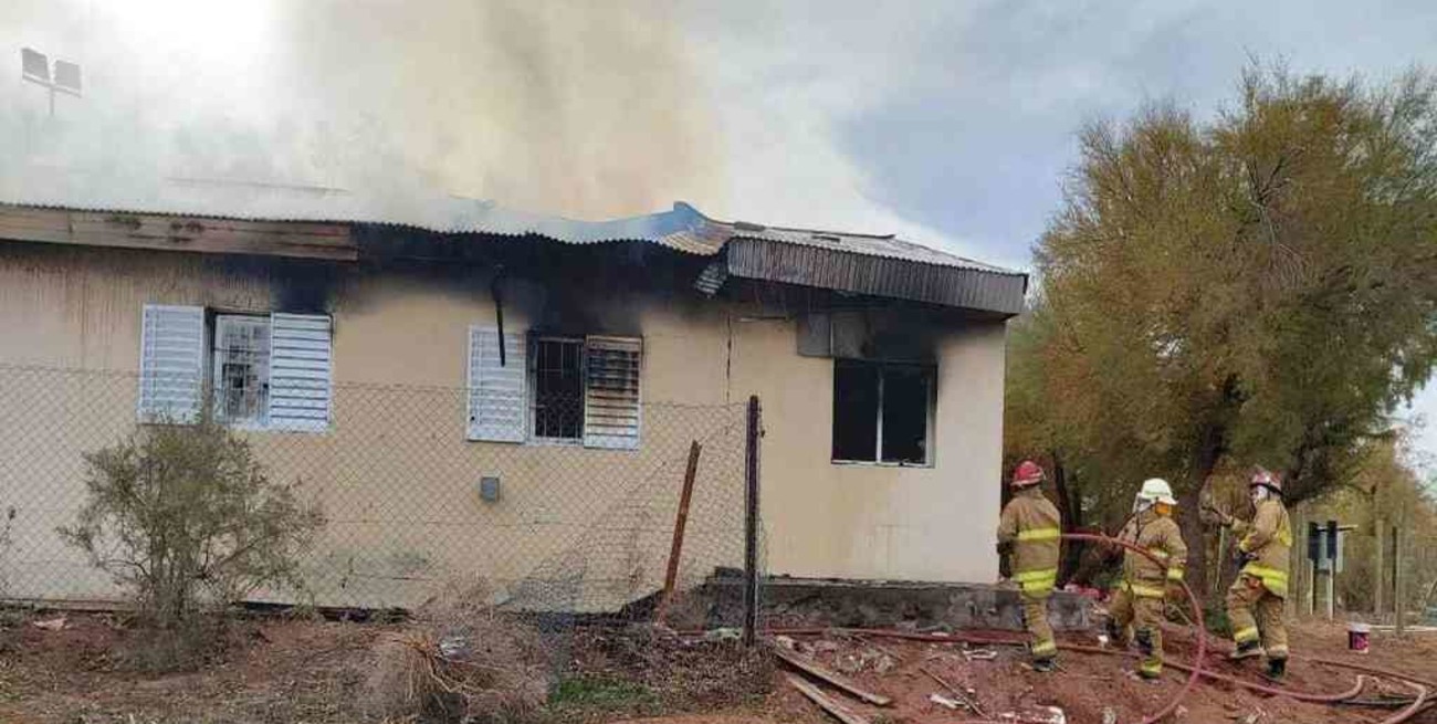 Docentes afirman que "no fue un accidente" la explosión en una escuela de Neuquén